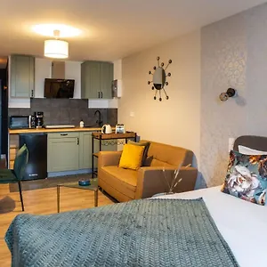 https://escapade-place-11-n4-studio-centre.inbrittany.com